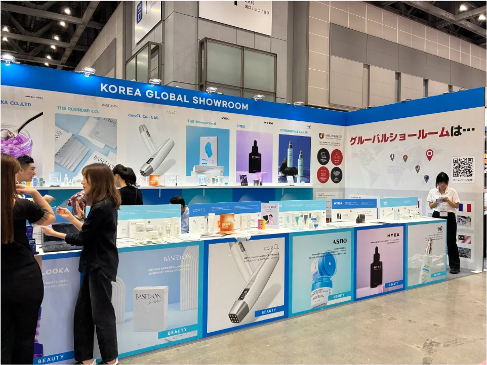 ANGEL LOOKA展示会写真