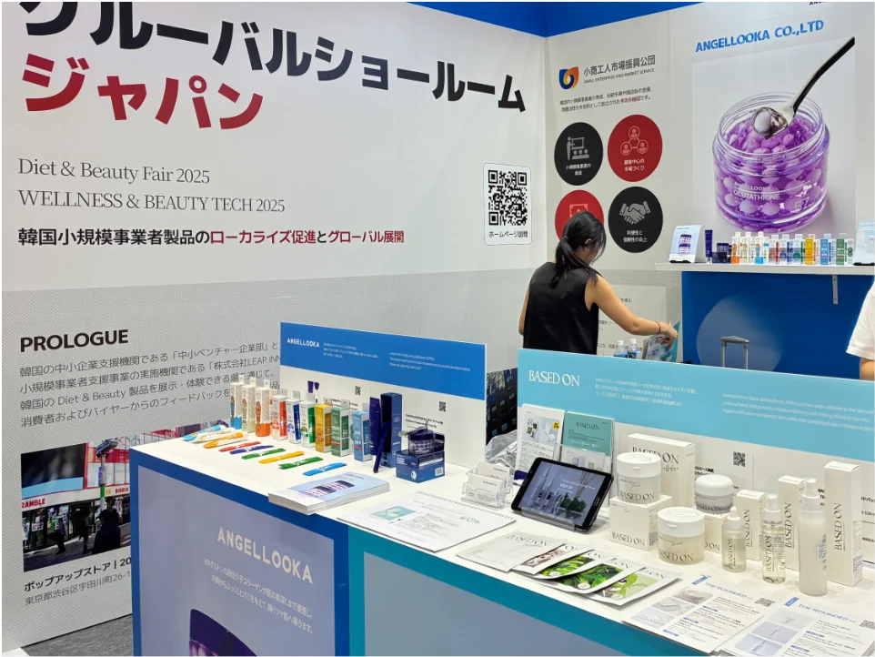 ANGEL LOOKA展示会写真