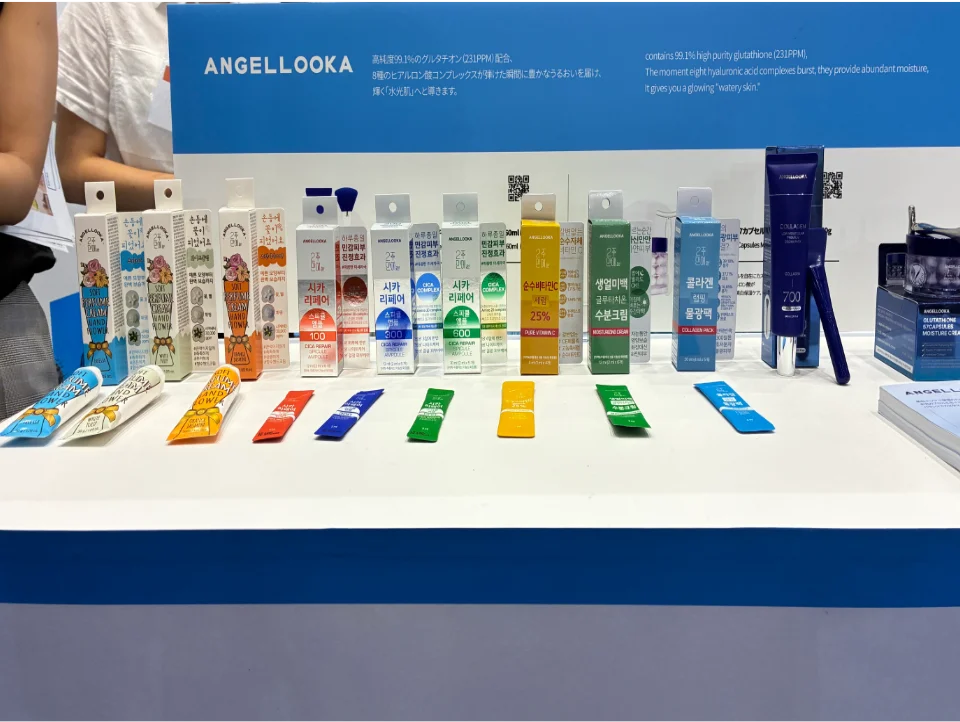 ANGEL LOOKA展示会写真